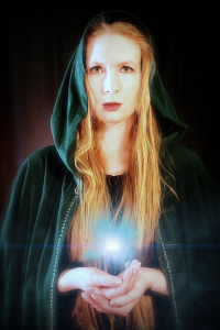 Leanna Renee Hieber as L'Bet, Druidic Priestess